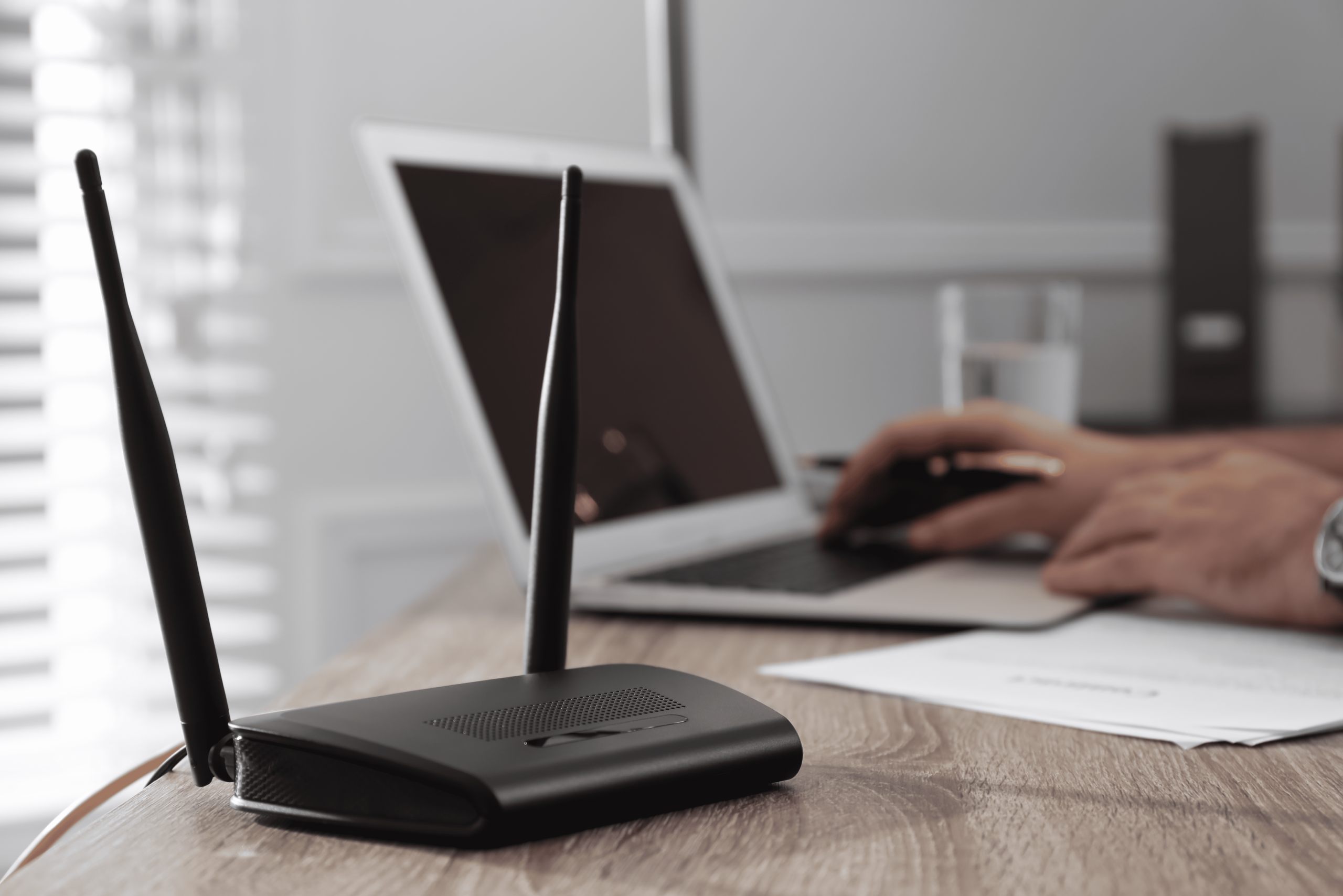 ¿Por qué va lento mi WiFi? 10 soluciones que funcionan en 2026
